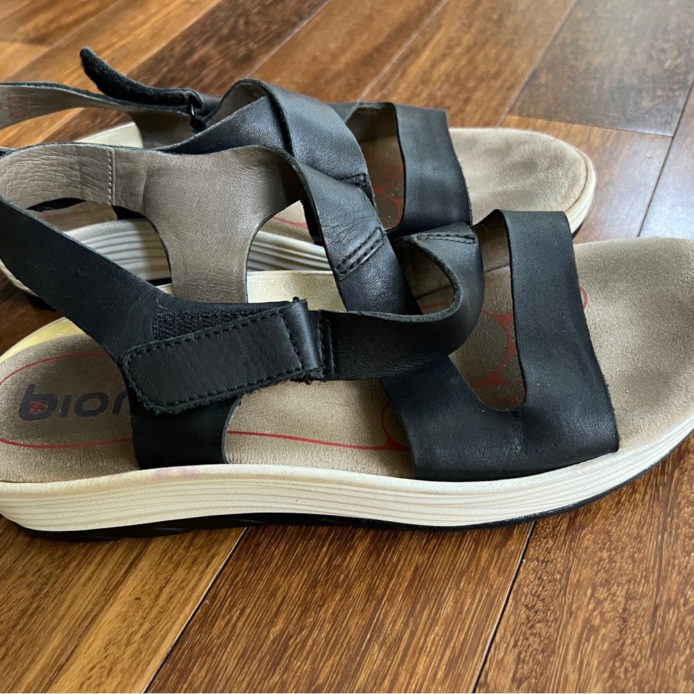 Bionica sandals